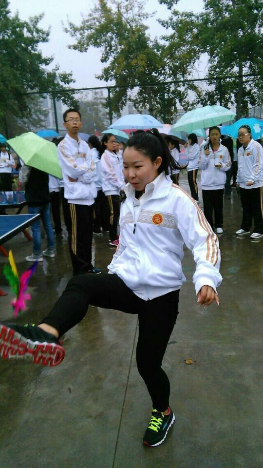 踢毽子比赛